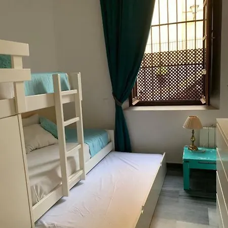 Beautiful Silent Private Parking Apartment